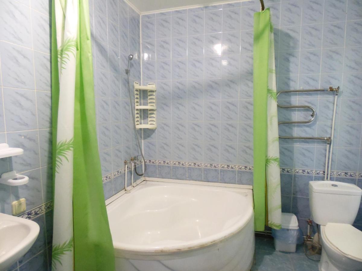 Na Admirala Makarova Hotell Mykolajiv Exteriör bild