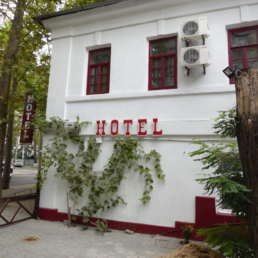 Na Admirala Makarova Hotell Mykolajiv Exteriör bild