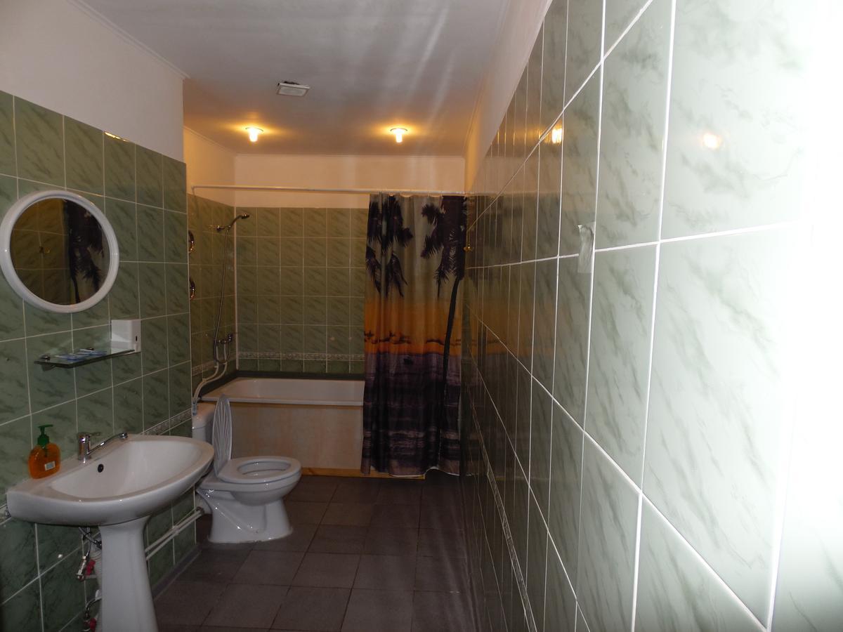 Na Admirala Makarova Hotell Mykolajiv Exteriör bild